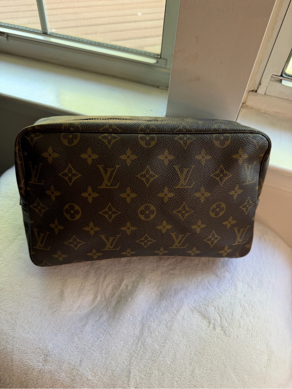 💞Louis Vuitton Monogram Canvas Toiletry Pouch 28